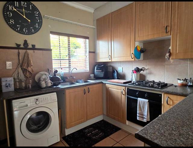 2 BEDROOM PROPERTY TO RENT IN MOOIKLOOF RIDGE ESTATE